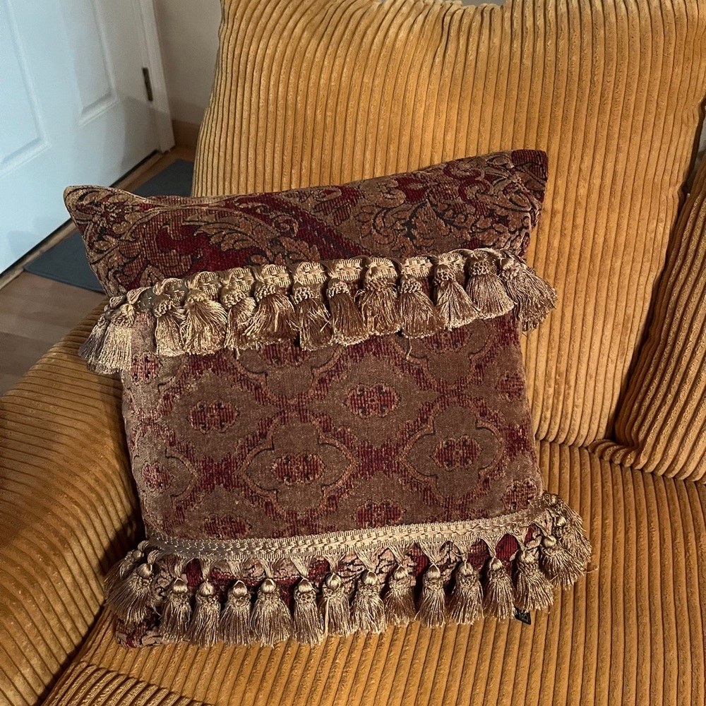 Vintage Borgata Jacquard Tasseled Throw Pillow Damask Pattern